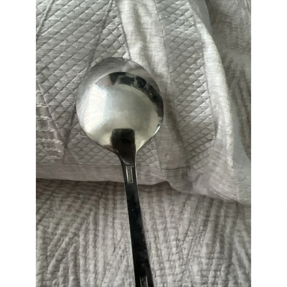 International INS330 18/10 Oval Soup Spoon 7‎ 1/4